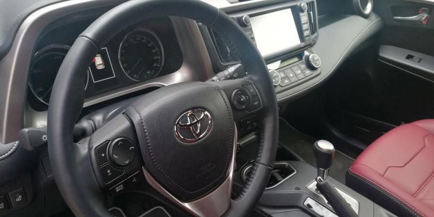 Toyota RAV4 – zima z hybrydą