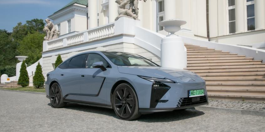 Pierwsza jazda: Lexus ES 500e AWD Prestige ma poważne zadanie i wszelkie atuty by mu sprostać