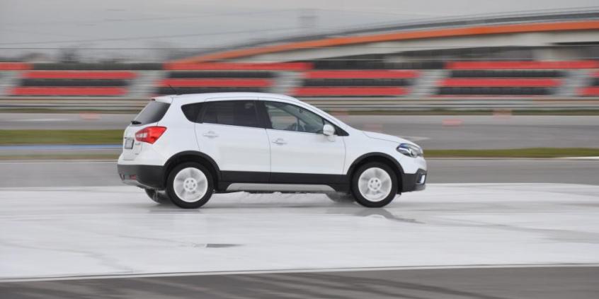 Suzuki AllGrip – jak działa i co daje napęd 4x4?