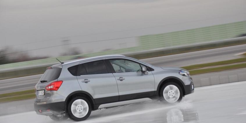 Suzuki AllGrip – jak działa i co daje napęd 4x4?