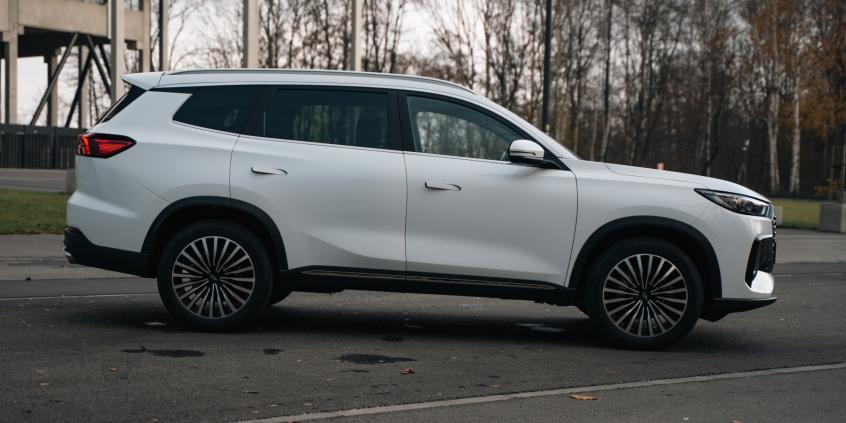 Porównanie: JAC JS8 Pro 1.5 T-GDI DCT vs Chery Tiggo 8 1.6 T-GDI DCT Prestige. Sprawdzam 7-osobowe chińskie SUV-y
