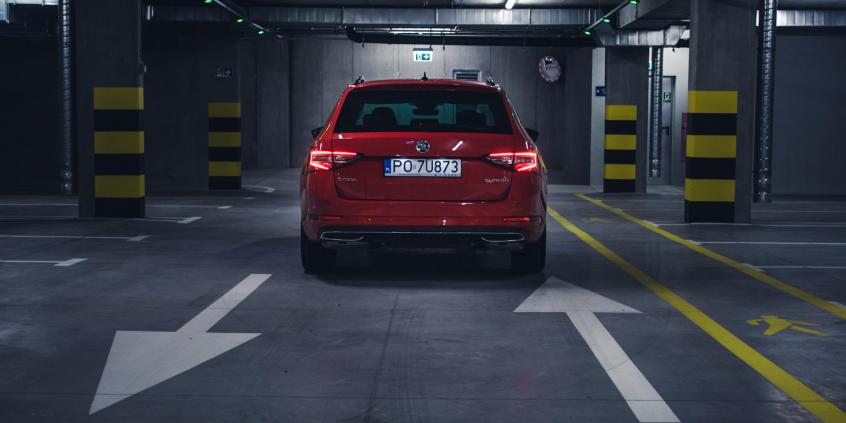 Skoda Superb 2.0 TSI 220 KM Sportline – szosowy krążownik