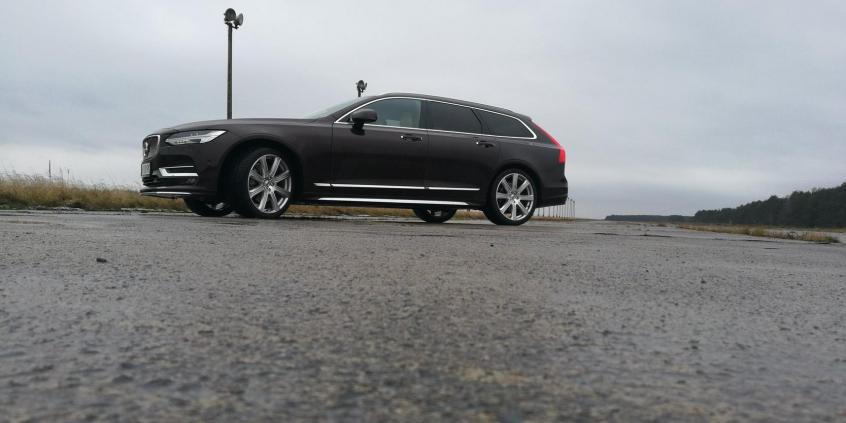 Volvo V90 D5 Inscription – atak z Północy