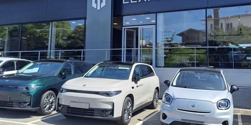 Koniec emisyjnego paktu. Toyota i Stellantis odcinają Teslę od łatwych pieniędzy