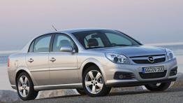 Opel Vectra 2005 Sedan - widok z przodu