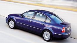 Volkswagen Passat V Sedan - lewy bok