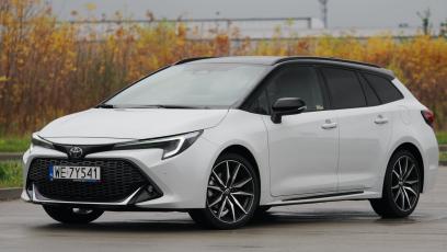 Toyota Corolla 2026: 1.8 Hybrid vs 2.0 Hybrid - czy dopłata do mocniejszego napędu zwraca się przy odsprzedaży?