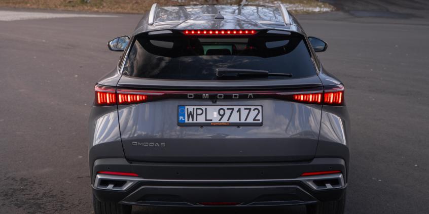 Porównanie: Omoda 5 1.6 T-GDI vs Suzuki S-Cross 1.4 BoosterJet. Gdy rozsądek bierze górę