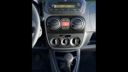 Peugeot Bipper Tepee - konsola środkowa