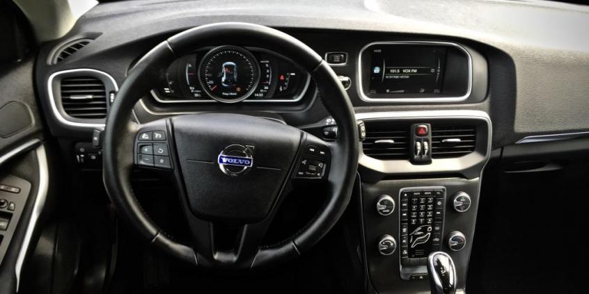 Volvo V40 – koniec z linijką