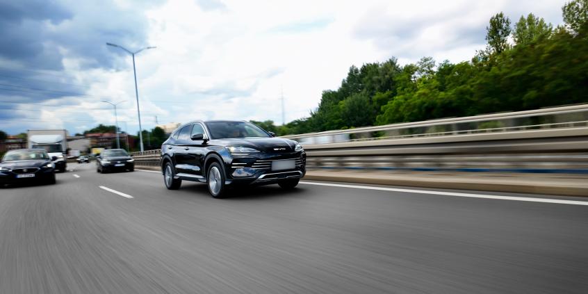 MG HS Hybrid+ vs BYD Seal U DM-i - porównanie oferty, napędu i opinii. Która chińska hybryda lepsza?
