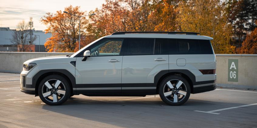Hyundai Santa Se 1.6 T-GDI HEV Platinum 4WD to najlepszy koreański SUV, choć nie każdy tak uważa