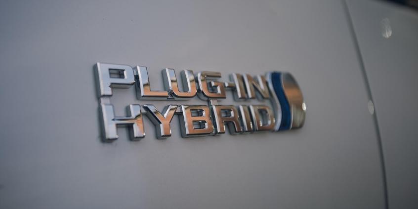 Ładowanie hybrydy plug-in w aglomeracji – ułatwienie czy wielki problem?