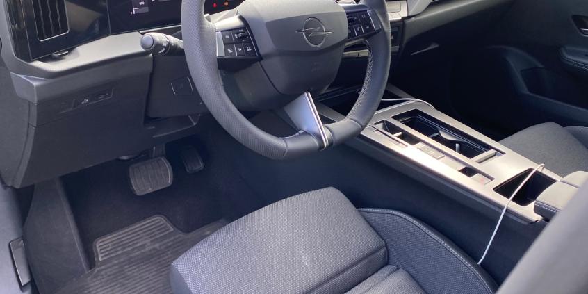 Test: Opel Astra po liftingu to przykład subtelnych zmian. Nowa twarz, te same zalety