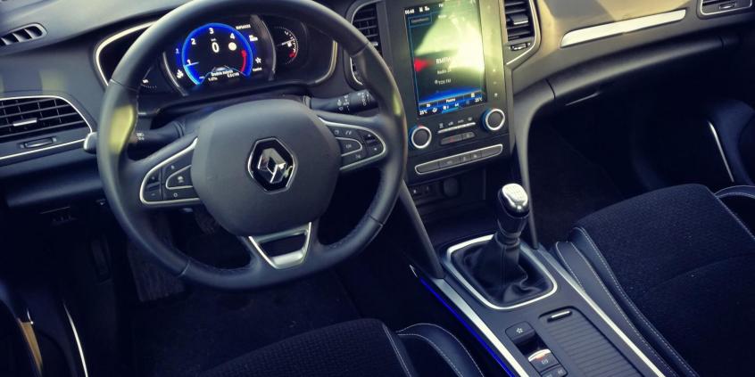 Renault Megane GrandCoupe – jak jeździ francuski sedan?