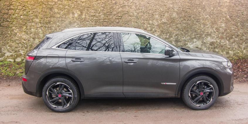 DS 7 Crossback – plusy i minusy francuskiej nowości