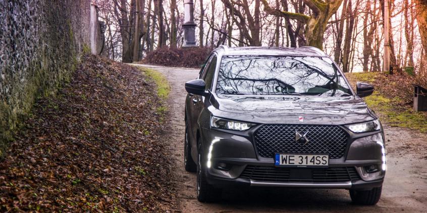 DS 7 Crossback – plusy i minusy francuskiej nowości
