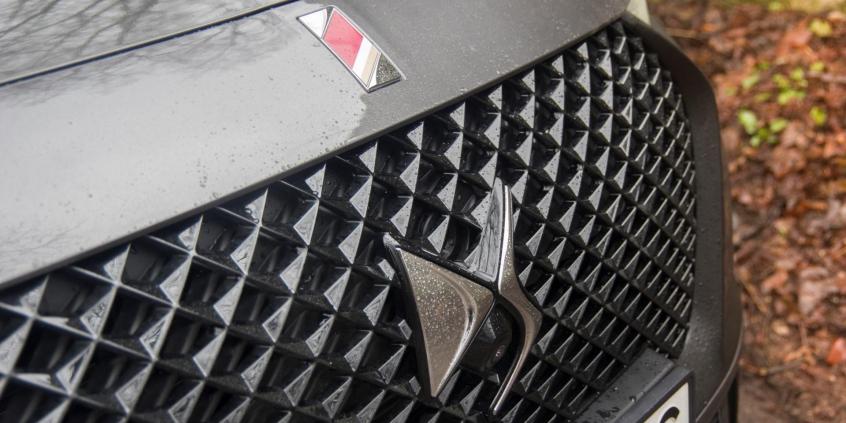 DS 7 Crossback – plusy i minusy francuskiej nowości
