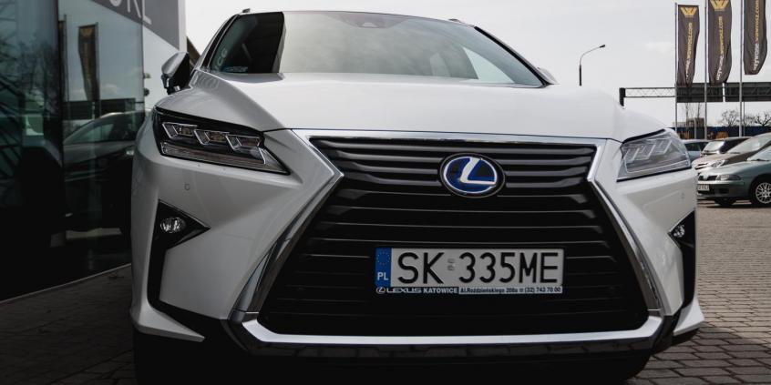 Lexus RX 200t kontra RX 450h – benzyna lepsza od hybrydy?