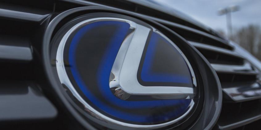 Lexus RX 200t kontra RX 450h – benzyna lepsza od hybrydy?