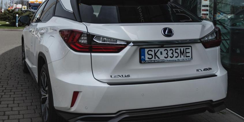 Lexus RX 200t kontra RX 450h – benzyna lepsza od hybrydy?