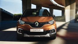 Zamawiasz auto kompaktowe w wypożyczalni, a na parkingu czeka... Renault Captur 0.9 TCe Intens. I co dalej?
