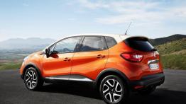 Zamawiasz auto kompaktowe w wypożyczalni, a na parkingu czeka... Renault Captur 0.9 TCe Intens. I co dalej?