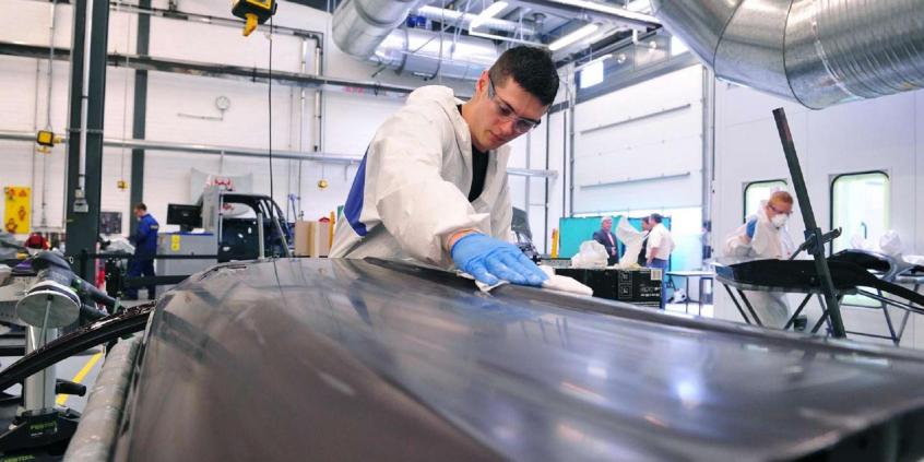 Malować czy oklejać?