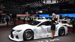 Na żywo z Genewy: nowości japońskich marek