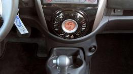 Nissan Micra - wygładzanie zmarszczek