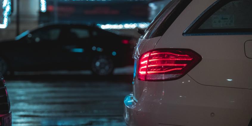 Denza pokazała 1604 KM, policja podała dane o wypadkach, a 3G znika z aut. Tak minął weekend