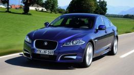Jaguar XF Facelifting 2.2 Diesel - widok z przodu