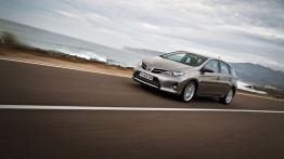 Toyota Auris II Hatchback 5d Diesel - widok z przodu