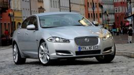 Jaguar XF Facelifting 2.2 Diesel - widok z przodu