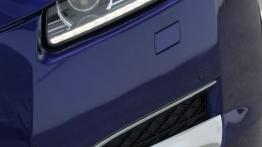 Jaguar XF Facelifting 2.2 Diesel - lewy przedni reflektor - włączony