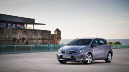 Toyota Auris II Hatchback 5d Diesel - widok z przodu