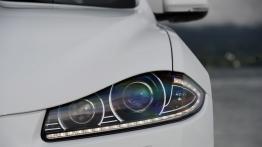 Jaguar XF Facelifting 2.2 Diesel - lewy przedni reflektor - włączony