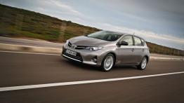 Toyota Auris II Hatchback 5d Diesel - lewy bok