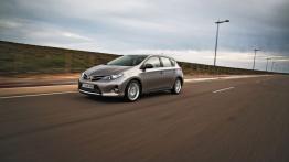 Toyota Auris II Hatchback 5d Diesel - lewy bok