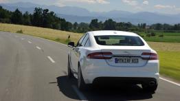 Jaguar XF Facelifting 2.2 Diesel - widok z tyłu