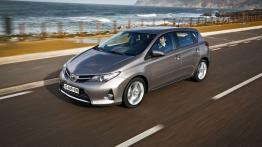 Toyota Auris II Hatchback 5d Diesel - lewy bok