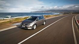 Toyota Auris II Hatchback 5d Diesel - lewy bok