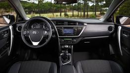 Toyota Auris II Hatchback 5d Diesel - pełny panel przedni