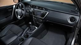 Toyota Auris II Hatchback 5d Diesel - pełny panel przedni