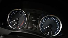 Toyota Auris II Hatchback 5d Diesel - prędkościomierz