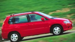 Mitsubishi Space Runner - prawy bok