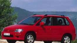 Mitsubishi Space Runner - lewy bok