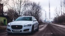 Jaguar XF - czarny charakter