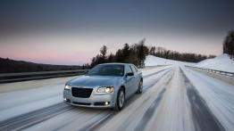 Chrysler 300 Glacier - widok z przodu