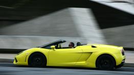 Lamborghini Gallardo LP560-4 Spyder - lewy bok